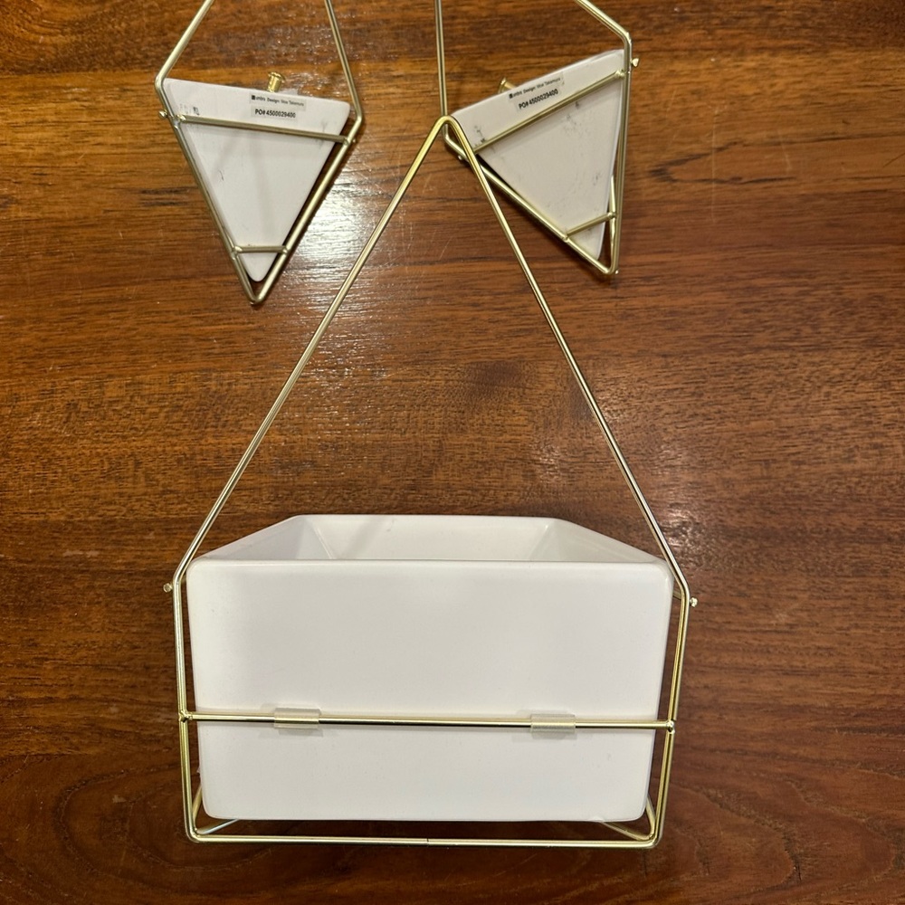 EUC/New Set of 3 Geometric White and Gold Wall Planters - Picture 6 of 7